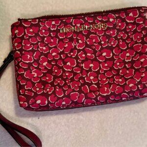 Two pocket wristlet Michael Kors